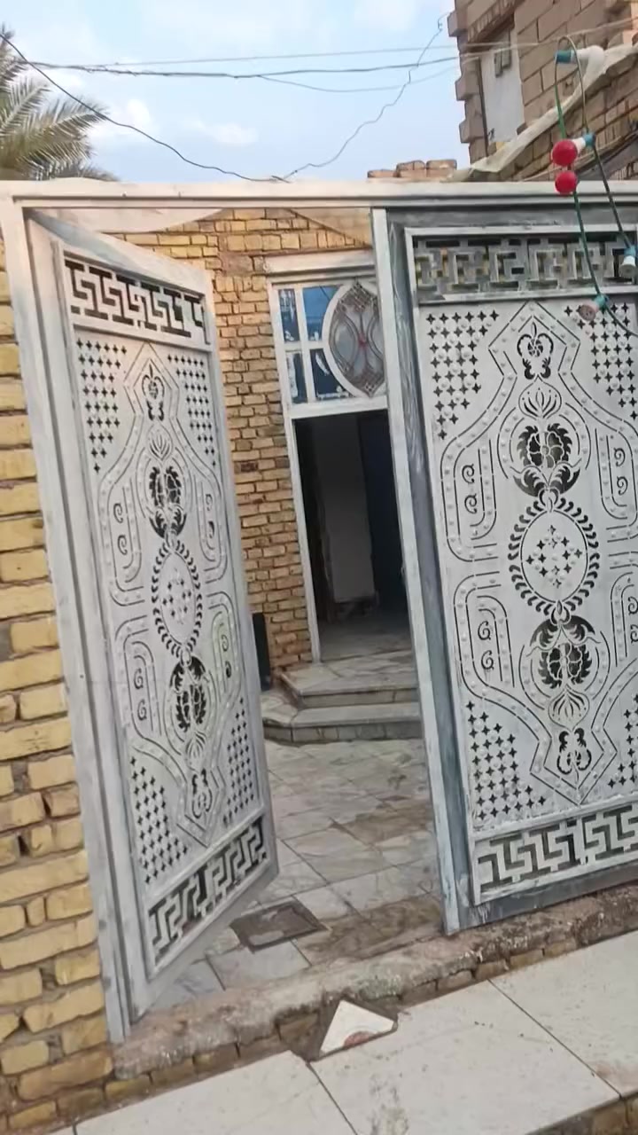 اللهم صل على محمد وآل محمد
دار لا يجار خلف المغتسل 
عباره عن غرفه واستقبال وصحيات داخليه وخارجيه الاستفسار ***********
