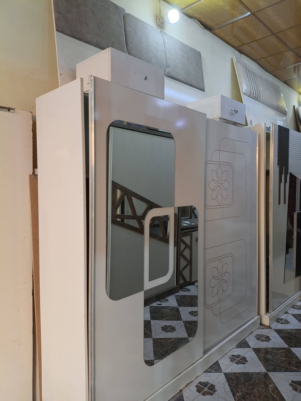 غرف نوم تركي مستخدم نضافه فوول ببع او مراوس وبأسعار مناسبه للاستفسار اللتصال على  ***********او واتس اب
