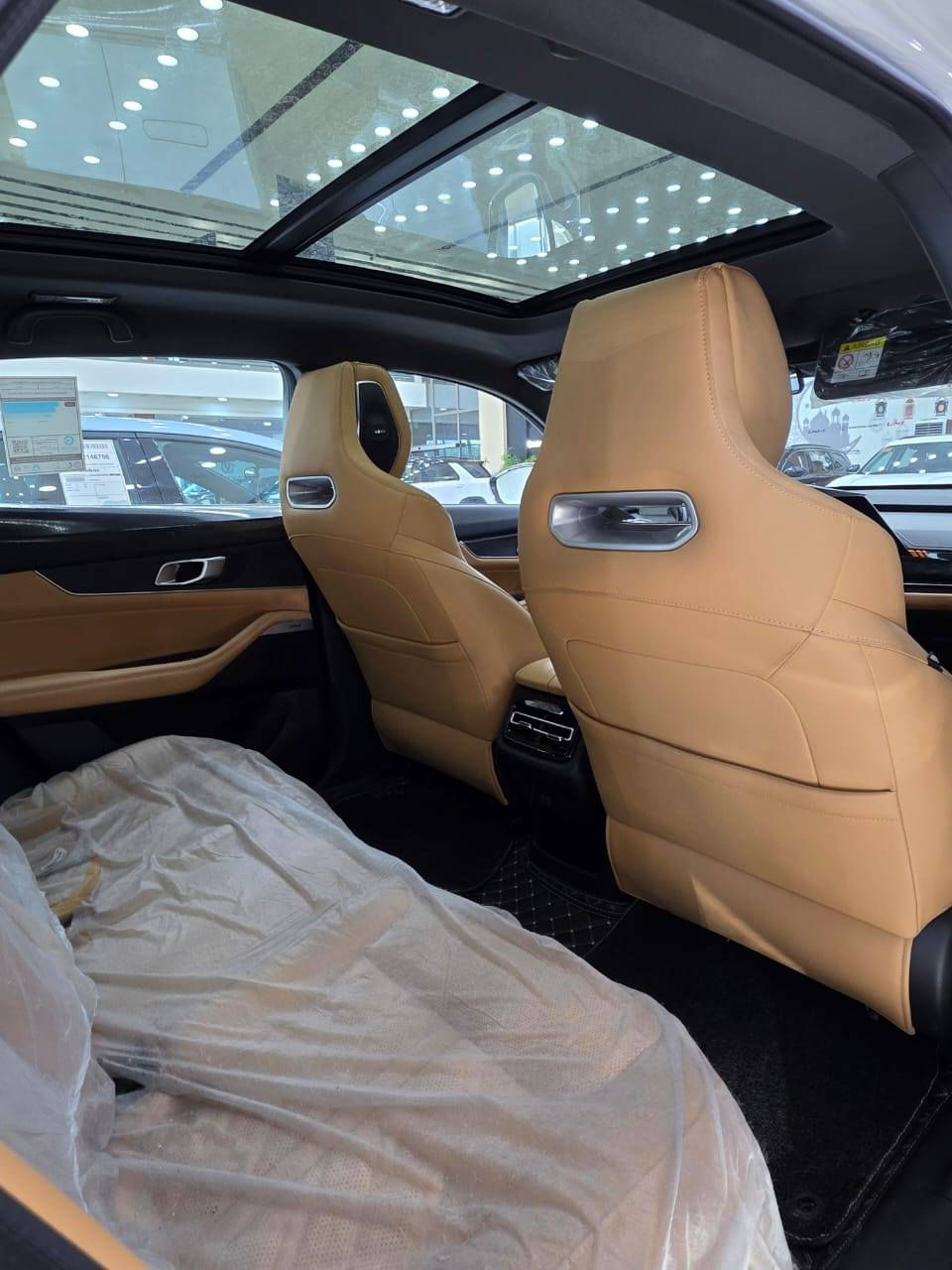 شانجان يوني كي ( UNI K )  موديل 2024
فول مواصفات  لون ابيض صدفي  سقف بانوراما 
مقاعد تدفئه تبريد امامي كاميرات 360 درجه 
28km
رقم بغداد 
شاشات لمس 
صندوق كهرباء 
سستم صوت من شركة سوني 
سماعات بالمقاعد 
يدات ابواب مخفي
انظمه التحكم لمس 
رادار + تحديد مسار + قياده ذاتيه 
كاميرات 360 درجه 
نظام كاميرات 3D 
كاميرات مرايات جانبيه بدقة 4k 
حساسات 360 درجه 
هاند بريك كهرباء 
شاحن واير ليس 
لايت وبكليت لد
السعر :36مليون
واتساب:***********
***********
