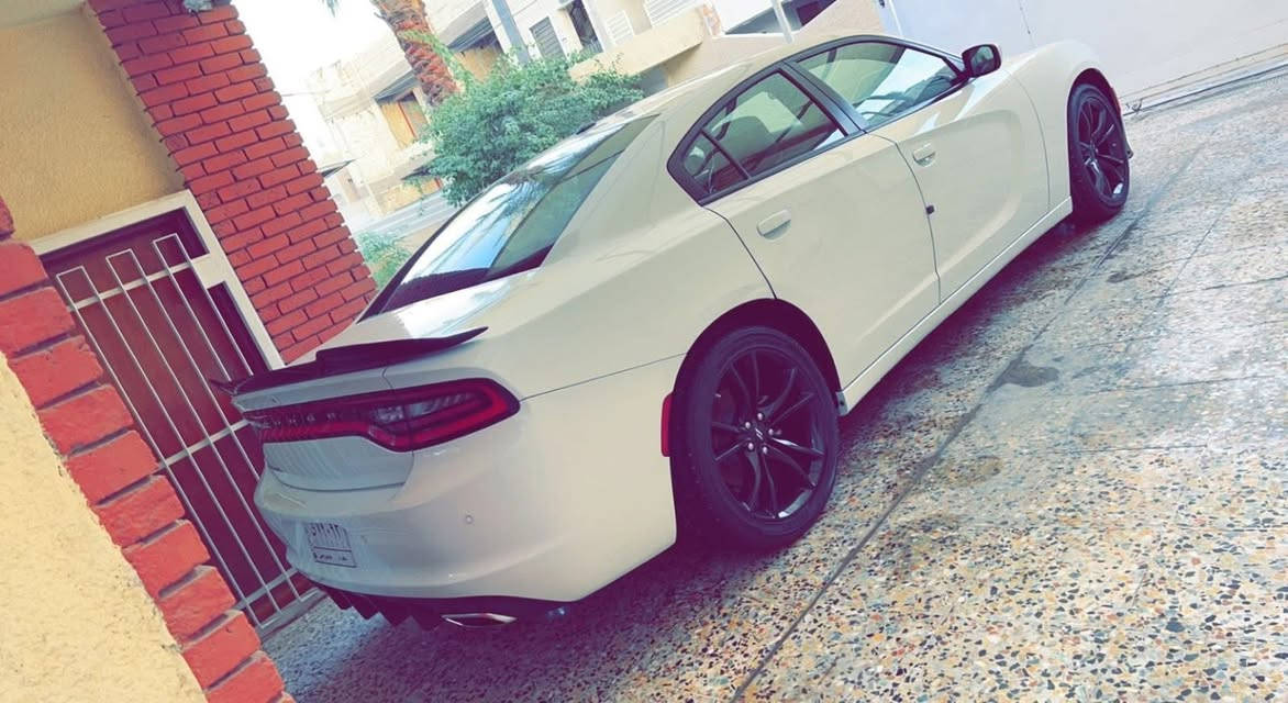 دوج جارجر 2020 أمريكي 
محرك 3600 فول مواصفات 
السياره خير من الله وهاي صور الحادث 
رقم صاحب سياره *********** 
                  فتحه بصمه كشنات تبريد وتدفئة شاشة كاربلي
 ستيرن تدفئه خزن ميموري حادثها فقط  
 تبديل بنيد بدون لا شاصي ولا لغود  
رقم بغداد بأسمي ماشية 75كيلو
السياره خير من الله وهاي صور الحادث 
محرك كير بشرط مامفتوح 
سيارة حيل نظيفة كلشي عل بلاد 
سنوية كلشي جديد مدفوع 
باسمي السنوية مستعجله ع البيع قيم واخذ باليرضي الله ***********
