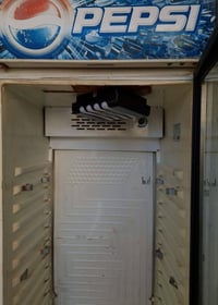 ثلاجه • شغاله • نضيف