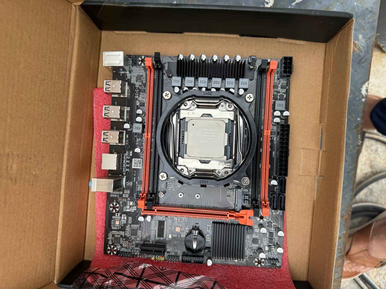 🔥 عرض تجميعة X99 كاملة + كيس RGB 🔥
💥 تجميعة قوية للألعاب والبث والمونتاج
🔹 معالج Intel Xeon E5-2680 v4
🔹 14 نواة / 28 خيط 🔥
🔹 مذربورد X99
🔹 رامات DDR4 16GB (2×8)
🔹 كيس SAMA زجاج
🔹 مراوح RGB شكل خرافي 
✅ أقوى من i7 قديم
✅ مناسب مونتاج / مهندسين حاسوب/ ألعاب
✅ تبريد ممتاز وشكل احترافي
   مع كيبورد  ميكانيكي 

💰 السعر ٣٧٥الف  وبيها مجال للشراي 
  يوجد توصيل جميع محافظات العراق 
  *********** واتساب
