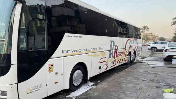 السلام عليكم 
مان 2016 دخول سليمانية اصولي 
كير جوك 12 مكينه 6 
تبريد تخم تاير تامين سعوديه جاهزه
مكان بغداد 
للاستفسار ‭***********‬ ابو ادم
