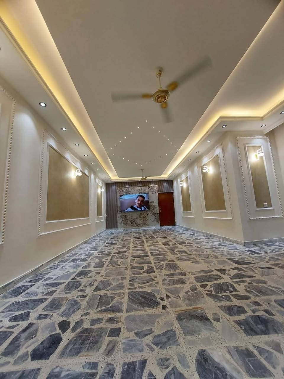 العنوان ديالى بعقوبه🏘  
صبغ الدور . كادر متخصص .كافه انواع الاصباغ والديكور🏠  صبغ داخلي وخارجي 
 . ورق جدران .جبس بورد. ديكورات عامه 
  تغليف الجدران (ورق جدران).(سقوف ثانويه) .( زجاجي). (سحبات)..(بديل الخشب والرخام )
مانع رطوبه بجوده عاليه للاسطح 
ديكورات عامه . اسعار مناسبه .
دقه في العمل . سرعه الانجاز . ⚒️⚒️
للتواصل مراسله الصفحه او الاتصال على الرقم التالي
***********
078‪54068212
اتصال + واتساب
@إشارة
