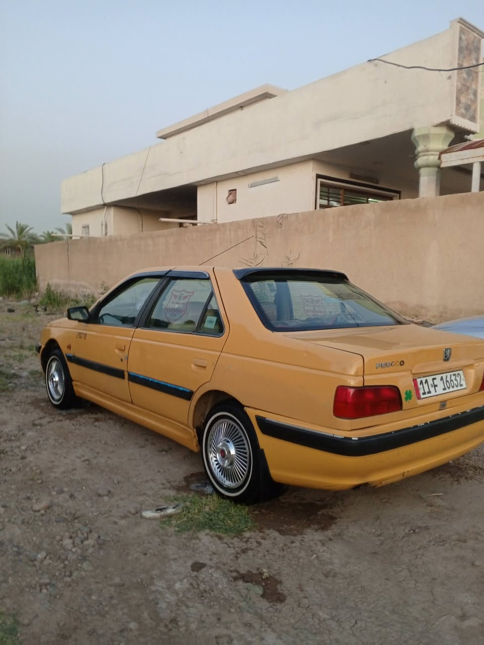 سلام عليكم بيجو بارص موديل 2015 بيه الهلالات الخلفيه وبنيد صبغ بدون دواخل باقي مكفول مكينه وكير وتبريد جدد صدر امامي خلفي تخم تاير كله جديد بسمي رقم بغداد نكليزي  سياره ما متعوبه سعر 38 وبيه مجال رقمي *********** مكان دوره هورجب
