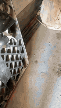 السلام عليكم مكينه 3 ونص اخت الجديده نضيفه حيل وارد يابان ب 350 الف  او مراوس ب مكينه 8. ***********
