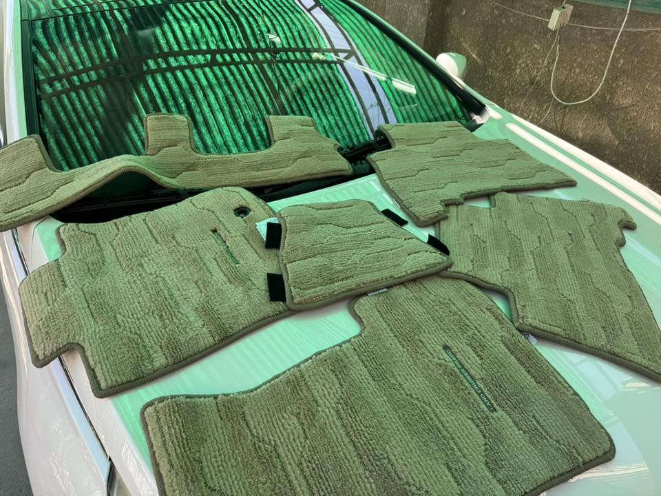 السلام عليكم تخم ارضيات برادو اصلي وكالة فول نظافة السعر 50 الف  بغداد ***********
