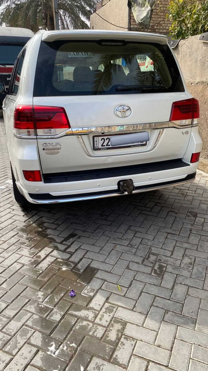 السلام عليكم لاند كروزر للبيع موديل 2019 بريميه فول موصفات 1 /1
السياره جديده ومكفوله كفاله عامه من الصبغ والتبديل سياره مال جناي السعر والاستفسار ***********
مكان السياره بغداد الزعفرانيه
