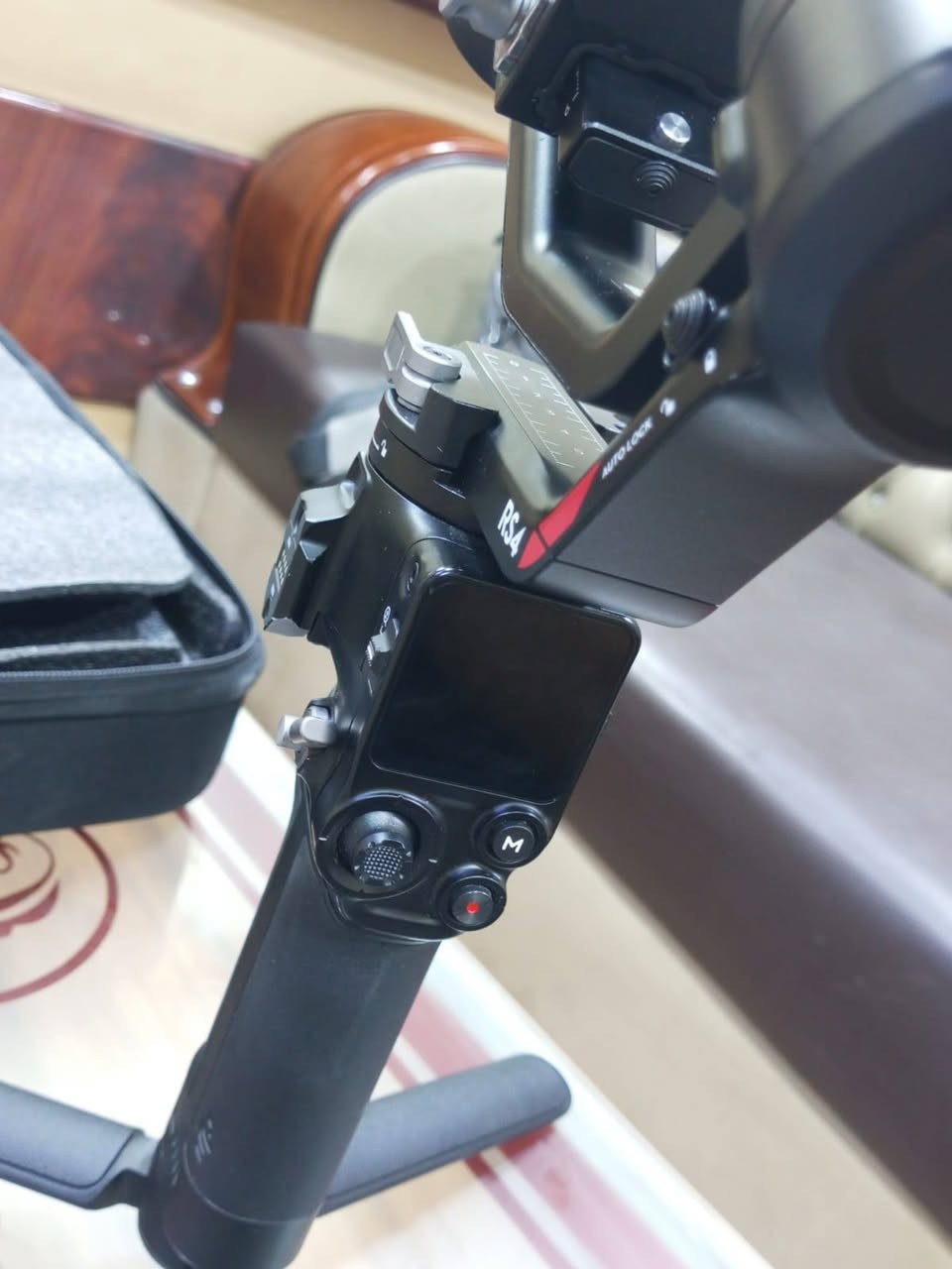 رونين للبيع DJI Ronin RS 4 Combo

مستخدم 5 مرات بحالة ممتازة جداً اخو الجديد
مثبت كاميرا احترافي يساعد على تصوير فيديوهات ثابتة وسلسة بدون اهتزاز

الجهاز نظيف جداً وجميع ملحقات الـ Combo موجودة.

للتواصل: [***********]
