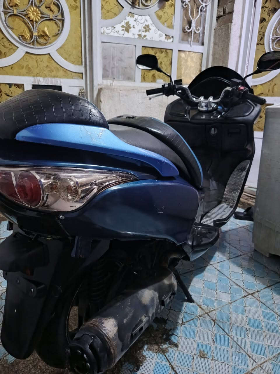 بانالسلام عليكم فورزه 08 دراجه حماوه جوه نص دهن امزويل كامله للخير نقص بيه كلج الامامي تعبان فقط ( ملاحظة مراوس بجيتي ار فقط) ***********مكاني بغداد

