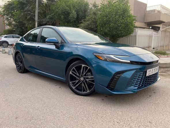 السلام عليكم
كامري XSE 2025 هايبرد فول عدا البنوراما
السياره جاهزه مرقم بغداد باسمي
محرك 2500 هايبرد
مواصفات الXSE معروفه 
لايت بك لايت لد شاحن وايرليس شاشه اكبر حجم كشنات جلد كهرباء رادارت امامي خلفي وضعيات قياده... الخ
بدون دواخل بدون شاصي بدون ايرباك
ماشيه 23 الف دخول جديد
لونها مميز فيروزي
مكانها اليرموك
السعر 225 $ ويوجد ثلاث سيارات أيضا كامري عدد 2 وكراون  للمعلومات الاتصال *********** // ***********
