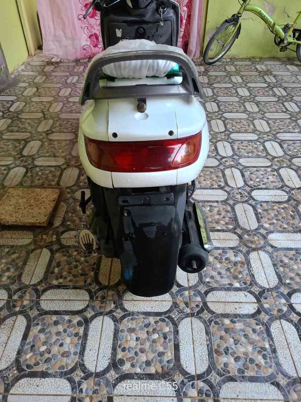 سلام عليكم لبيع دراجه فراشة جديده ناعمه مكينه ما مفتوحه شرط وين متريد افحص كهربائية كله شغاله نكره سلف مكاني دوانيه لمركز دراجه حاويه دواخله ملاح سعر خاص ***********
