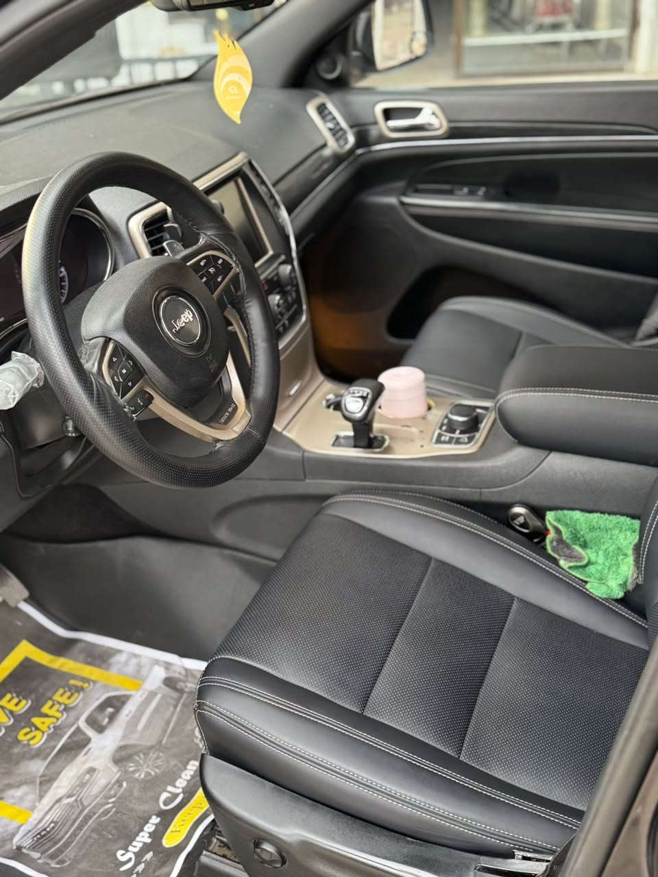 جيب لمتت 2014 كلين مفوله واحد ع واحد بنوراما كشن تدفئه تبريد صندوك كهربائي صدر جديد مسوي بيه بارد اربع صابع وتلث رصعات صغار تشغيل عن بعد متواجده سياره في كركوك السعر 230 وبيه مجال لشراي وسنيويه بأسمي لغايه 2030تسقط ملاحظه السياره موجوده بكركوك


**إذا كنت صاحب هذا الإعلان وتريد حذفه لأي سبب، رجاءا أرسل رسالة إلى الدعم الفني**