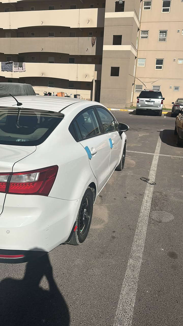 السلام عليكم
كيا ريو موديل ٢٠١٢ للبيع 

رقم سليمانيه  هزه وسنويه جديده 
السعر ٨٨ وبيها مجال 

السياره مكانها بغداد  
السونار مرفق 
الاستفسار ***********
