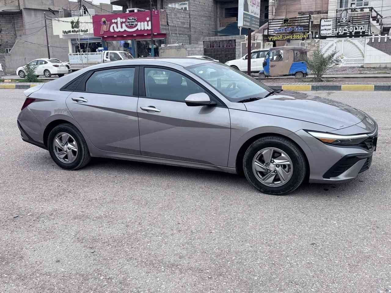 سلام عليكم
الهم صلي على محمد وآل محمد 

النترا 24 وارد امريكي بدون صبغ بدون ارباك فقط بارد بالجنطة
ماشية 26 دخول جديد بدون رقم تترقم جميع محافظات 
صور الضرر بالمنشور مواصفات عادية
ديالى بعقوبة حي معلمين
سعر 146 مجالها جدا بسيط

‭0771 227 7055‬
