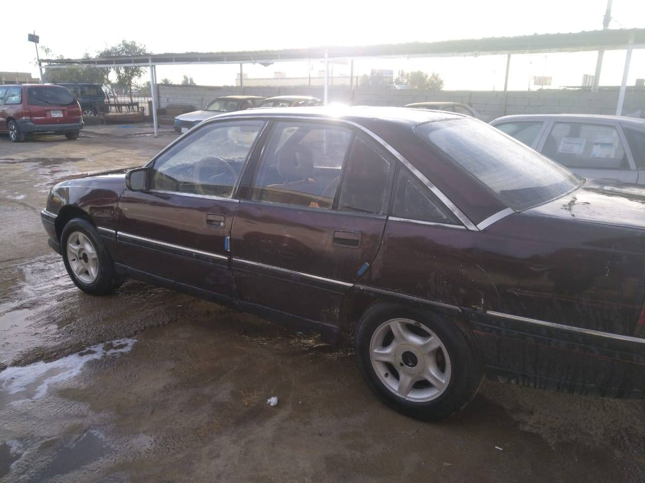 السلام عليكم.    بيع مستعجل بيع مستعجل  السعر 25 ورقه وبيها مجال بسيط
اوبل اوميكا موديل 91.  
رقم صلاح الدين  ارقام جدد دولي سنويه مجدده تحويل مباشر 
محرك 2000 كير عادي 
سلايت 
صدر جديد 
كهربائيات كلها شغال 
سياره مال جنيه 
بيها جراد بسيط 
تراي ناعم ونشاط فولل
العنوان الرمادي ال سبعه كيلو معرض العلواني للاستفسار هاتف ***********
