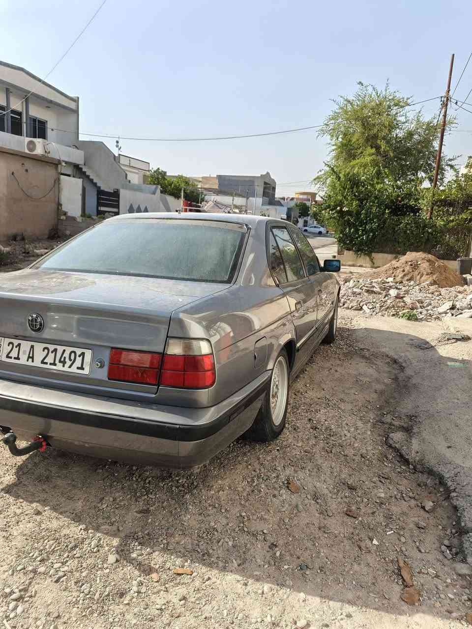 BMW 1992موديل
سه نه وي تازه تا 2030
سلايت نيه 
جام كارباي 
تبريد 
ناو جلد ناو رساسي 
تايه ويل تازه 
525توماتيك 
كيري توزي تواو نيه 
همو كياني به شرت 
زماره موبايل ***********
واتساب *********** 
نرخ 70كه لا
