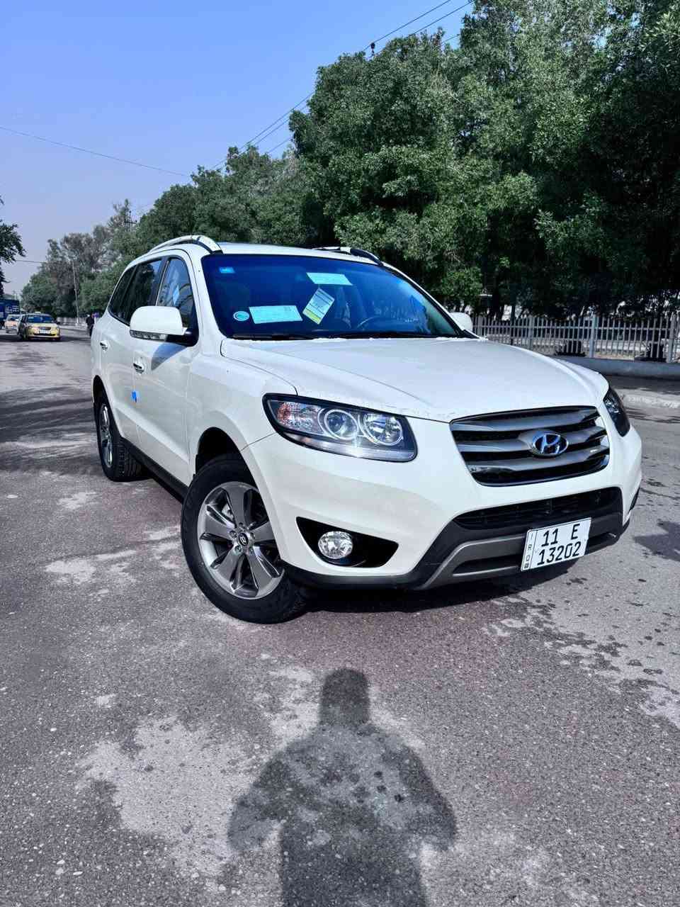 السلام عليكم البيع هونداي سنتافيا ٢٠١٢ خليجي ❤‍🩹 سياره كويتي فووووول سياره جديده بمعنه الكلمه جديده ماشيه ٥٠ آلاف حقيقي وعل أيدي سياره استلام شركه الدوليه سياره حلقوم بسمي من ١٢ عل أيدي مستلميهه اعل موصفات ب. سنتافيا كلهن كويتي رقم بغداد جدد هزه جديد بصمات شركه بعدهي كتلوكاتهه مكفوله من صبغ والبارد وشخوط ورصعات والتبديل عده شخط بجملغ بس بخ بدون بارد ولا معجون وبل داير لخلفي كذالك سياره عل أيده من ١٢ جديده فوول موصفات
بصمه  ٢ 
جلد قرميدي 
فتحه 
كشنات كهربائي 
ذاكر كشن 
فورويل 
٧ راكب 
٣ قطع تبريد 
ثلاجه 
كشن حار بارد 
مري شفط 
محرك ٢٤٠٠ دوش فورويل 
شاشه اصليه 
حساس خلفي 
حملات 
بك لايت لايدي 
جي بي إس 
ويل كروم 
سبير منازل 
بصمت أبواب 
تحكم ستيرن شهتين 
كير ٦ نمر 
تبريد لمس 
فووووول  موصفات سياره جديده كرر 🔁 مكاني بغداد جديده رقمي 
***********
