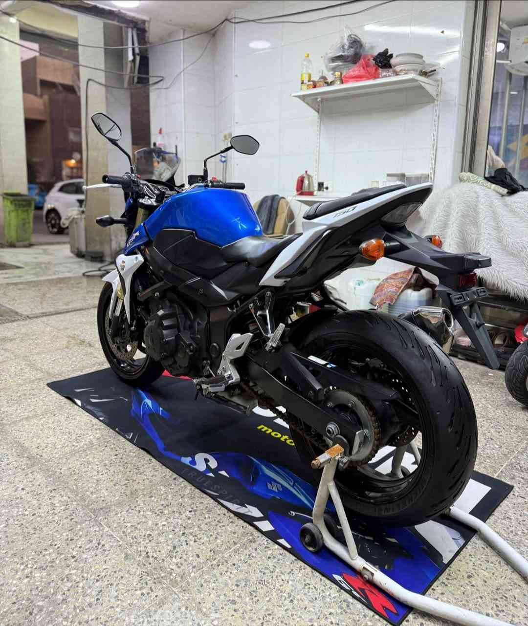 Suzuki GSR 750 2017
ياباني كفالة عامة الدراجة مكينة وكفر بلاد ابيع على ورقة المزاد 
بيها زوج تايرات مشلن مال وكالة زنون بلادي سويچات ثنين نظام اي بي اس الدراجة مثل مموضح بالصور خير من الله وجديدة دراجة العنوان بالبنوك أو الاعظمية 
الشراي يتصل *********** ✅
