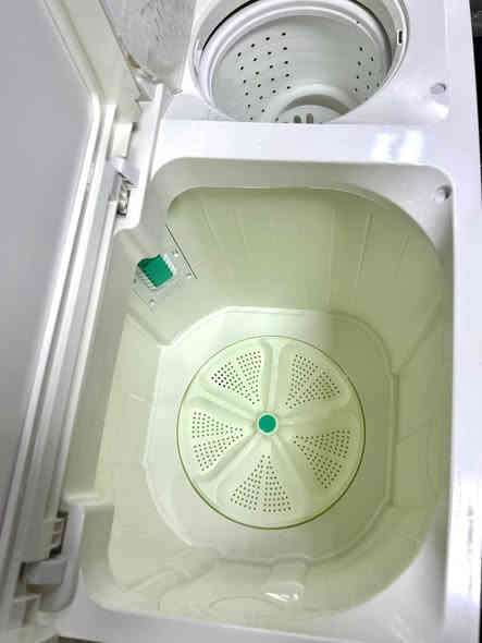 معرض صلاح آلدين للأثاث المنزلي للجمله والمفرد 
وصول غسالات هيتاشي حجم 25 كيلو 
تغسل بطانيه باب زجاج ماطور نحاس اصلي 
دبل بطانه ضمان سنه صيانه 
***********
العنوان تكريت الزهور مقابل كليه تربيه البنآت مجاور تانكي المآء قرب غصن الزيتون
