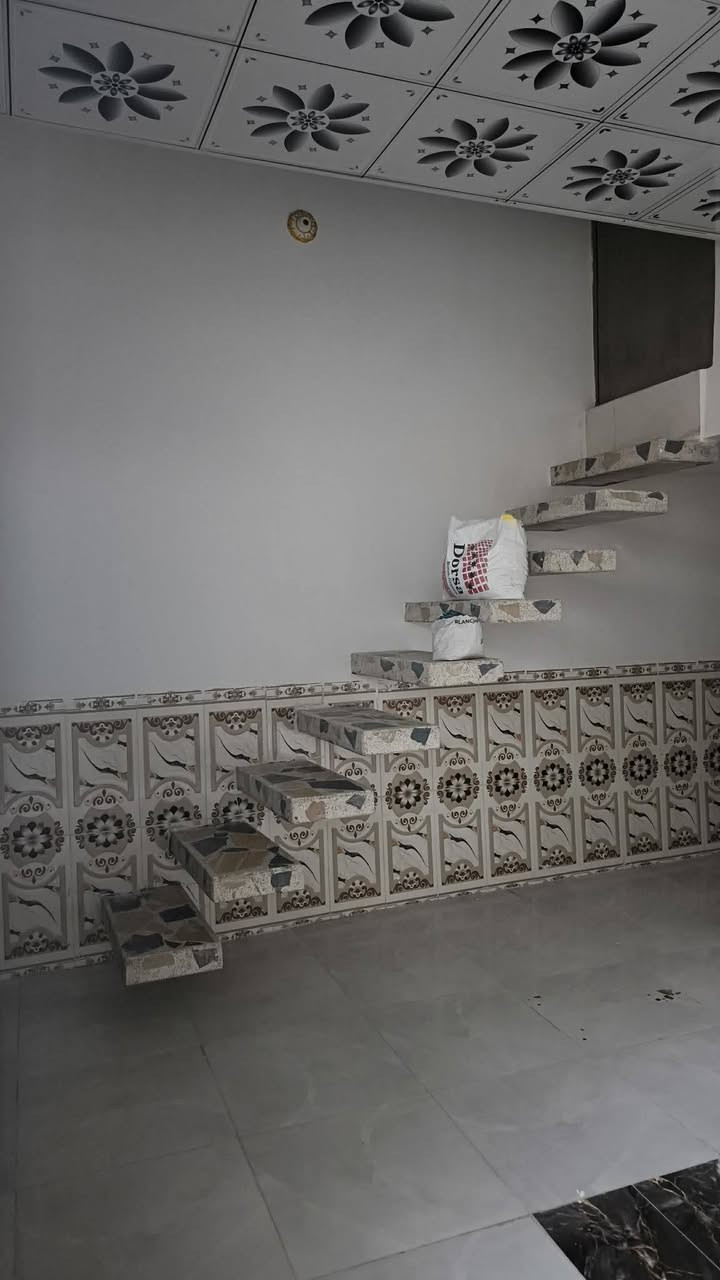 آلُـۜسـۨۚ(✋)ــِۖلُأمٌ ؏ـليۜـ(💜)ـكـۜم وݛحـٍّْـٍّْ⁽😘₎ـٍّْمهہ الًـًٍۖـٍـٍۖ(☝)ٍۖـًٍٍٍّـًٍلۖهًٍۖۂ وبـۗـۗـۗـۗـۗـۗركۧۧــۧۧۧۧۧـۗـۗ(ۗ😇)ـۗـۗاتهۂ 

#مكتب #عقارات #الهمام #الأول 

دار للبيع المساحه 70متر 

غرفه صاله مطبخ استقبال صحيات داخل وخارج ارضيه بورسلين جدران سيراميك 
#السعر27مليون مع مجال للشراي 
بيت تسليم مباشر بناء حديث 
العنوان سايدين المطار شارع حاتم الخير نهايت المقرنص 
للاتصال ***********واتساب
