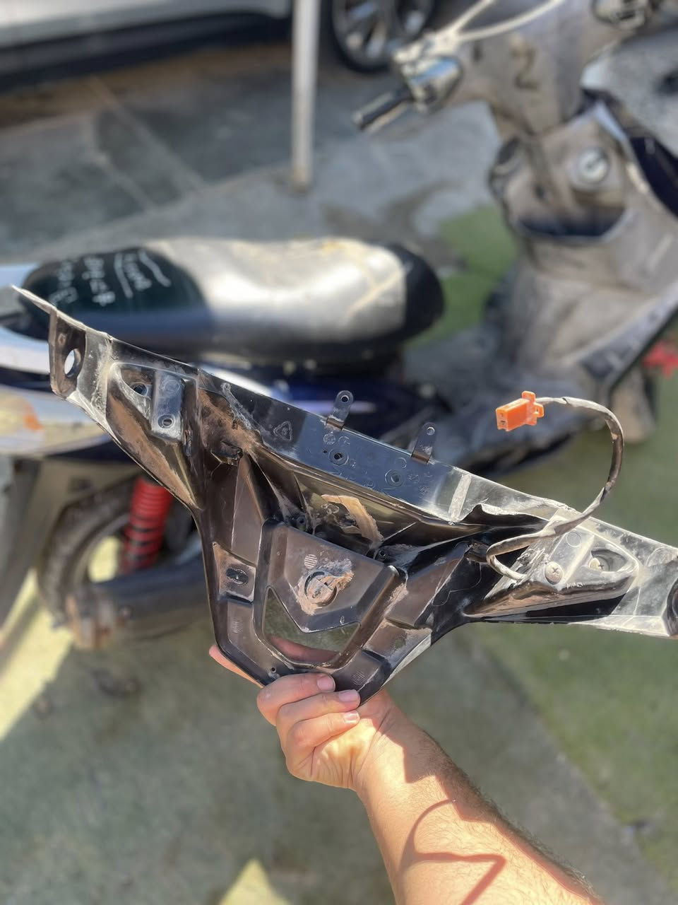 سلام عليكم ذيل وجاملق مال جيتي ار كدام العين واضح الذيل ويا اشاره تك شغاله طافيه ما ادري سعر الذيل 15/الف سعر الجاملق 5/الف بكاني الغزاليه هاذه رقمي متواجد واتساب ‭٠٧٧٦ ٥٧٣ ٨٣٧٣‬
