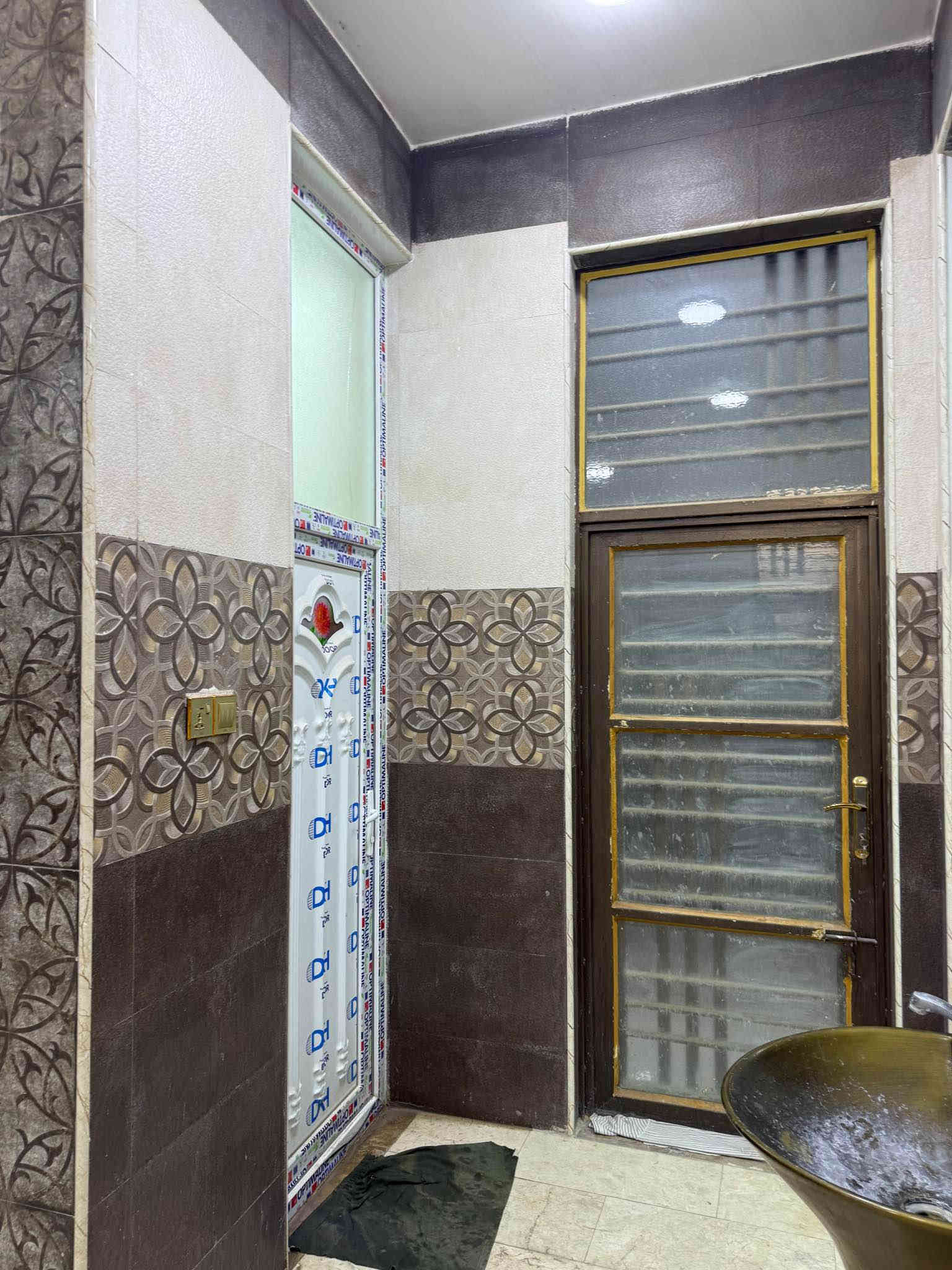 يالله 
السلام عليكم يعلن مكتب الوسام الذهبي عن وجود دار للبيع 
مسحاته 200م
طابو زراعي سند حديث 25
تفاصيل  الدار 
طابق واحد غرفتين استقبال وكيلدور ومطبخ وصحيات داخليه وخارجيه 
بناء حديث درجه أولى 
العنوان حله بابل زوير الغربي 
السعر 215مجال. بسيط 
تفاصيل اكثر مراجعه المكتب او الاتصال على الرقم الموجود في المنشور 
***********
*********** المصيب
