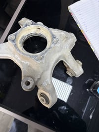 سطاب اكسل خلفي يسار GV70 للبيع 07713800910 تفصيخ جدا نظيف