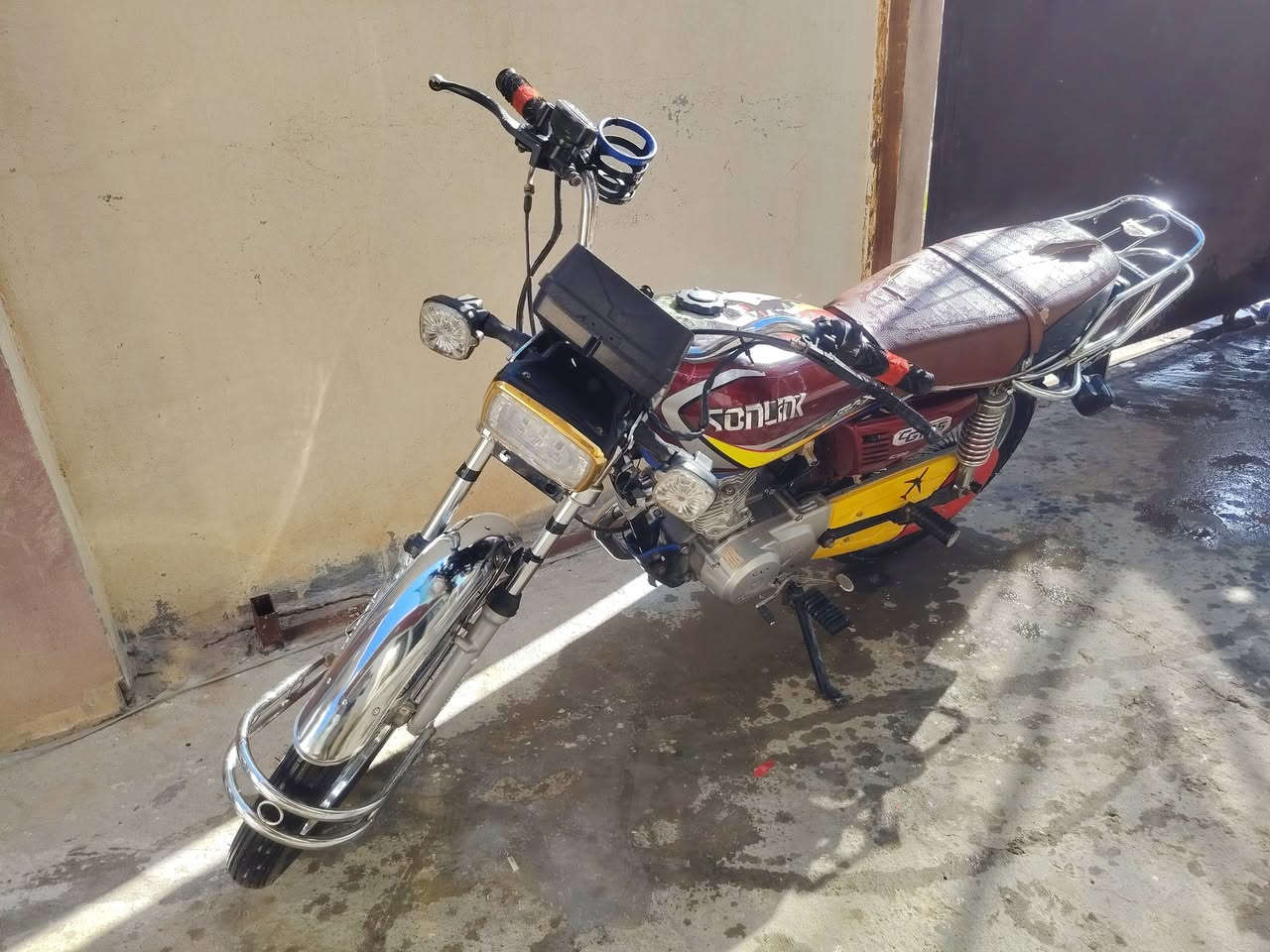 السلام وعليكم دراجه 2023للبيع مكينه بلادي مامفتوح كهربائيات كلهة شغالة أوراق موجوده السعر 550وبيهة مجال للطيبين مكاني ديالى الخالص***********
