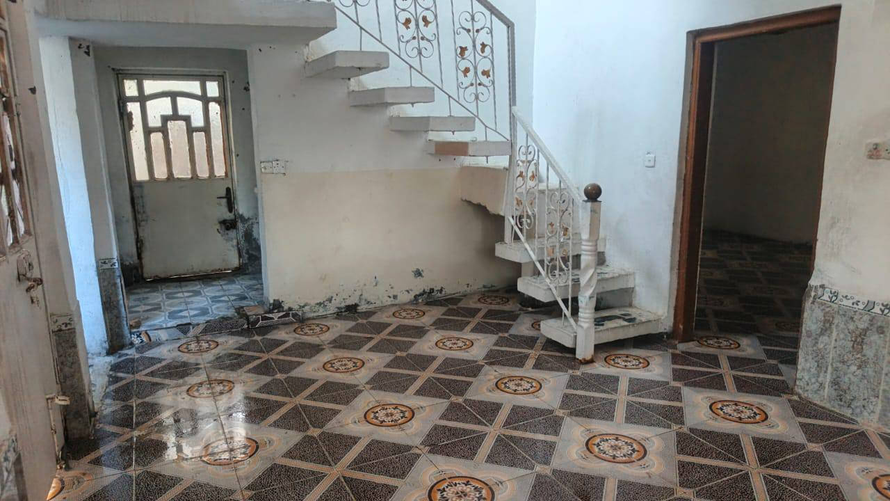 بسم الله الرحمن الرحيم 
بيت الايجار مساحه 150متر طابق واحد كامل جديد العنوان بعقوبه تقاطع الساده منطقة الحكيم السعر 250
***********
حجي عبدالله
