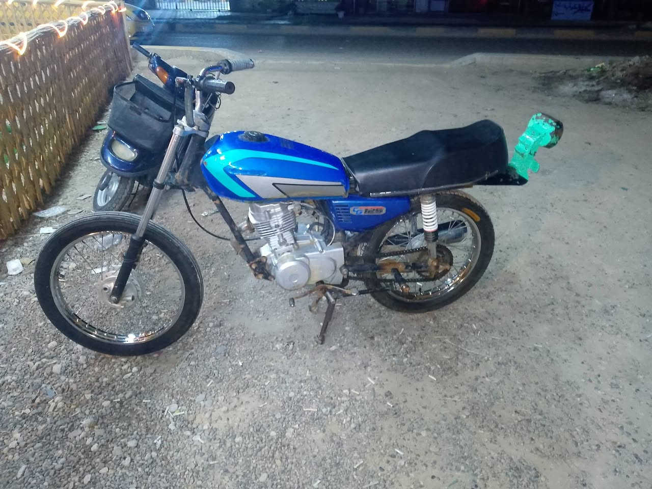 سلام وعليكم للبيع دراجه  درجه 4 كير نامه شلامجه  . ..كلك ... شلعه ومعدل تشك الكاع السعر 300وبيه مجال قليل  مكان كربلاء طريق الحسينيه الكنطره البيظاء. ***********
