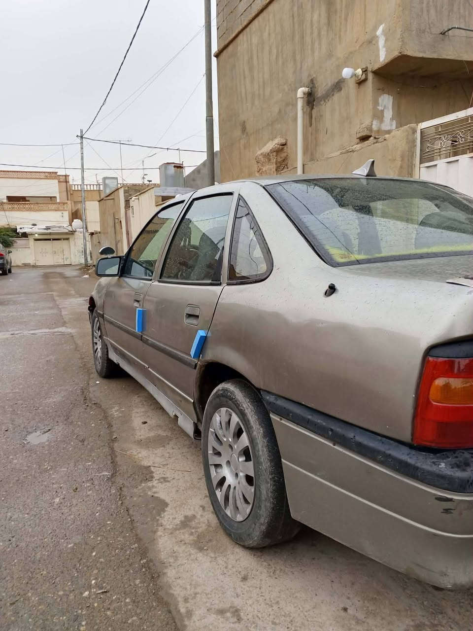 سلام عليكم ورحمه الله وبركاته
فكتره كامله من كلشي 

اصل تبريد نقص كمبريسر فقط 

فتحت سقف كهربائيه 

جام كهربائي 

ويل كب تخم رياضي تايرات الاماميه جديده خلفيه نص عمر 

داخل نضيف دشبول جديد 

ترهم مراوس وترهم بيع 

السعر 28

محرك حجم 2000

كير عادي ترايك وين ميعجبك 

وتساب للتواصل ***********
