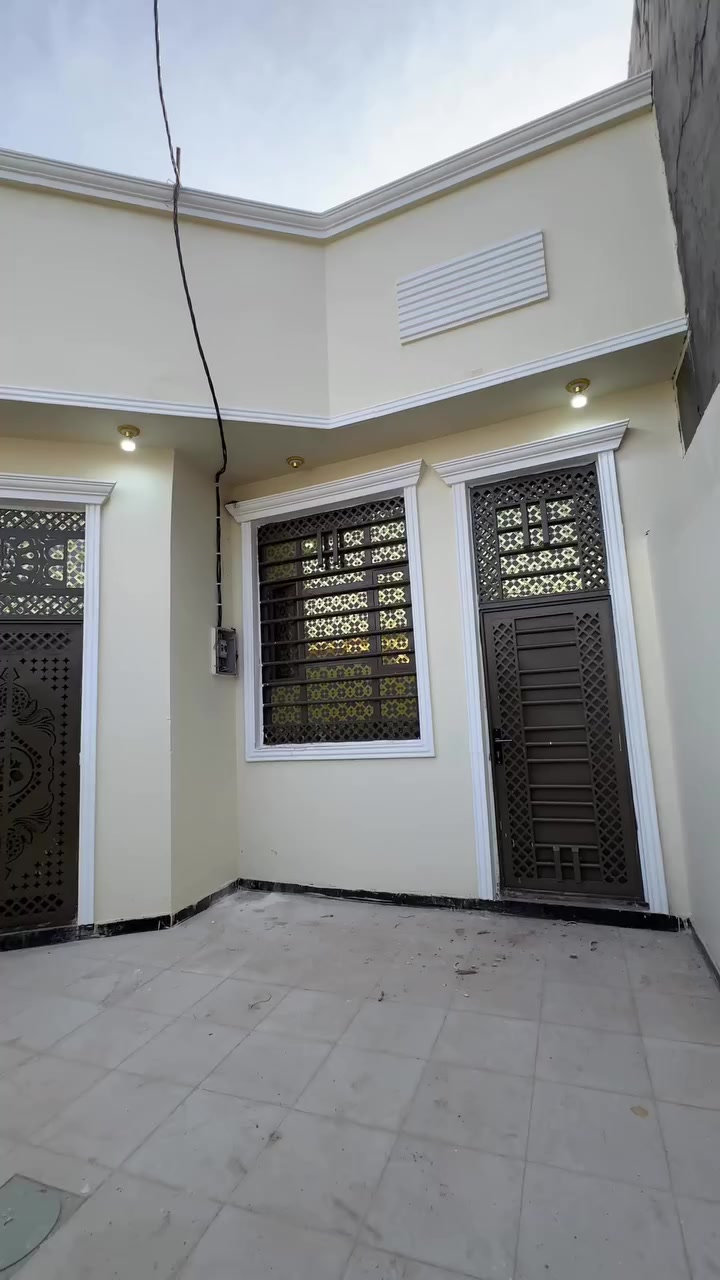 ً
دار سكن البيع المساحه ١٦٠ م
طابو زراعي عراقي 
البناء حديث ودرجه أولى 
العنوان البصرة ابي الخصيب ابو كوصره 
السعر المطلوب 62 مليون وقابل التفاوض 
يحتوي ع استقبال مطبخ صاله غرف منام عدد ٢
صحيات داخليه و خارجيه 
كراج
الاستفسار 
***********
سجاد المنصوري
