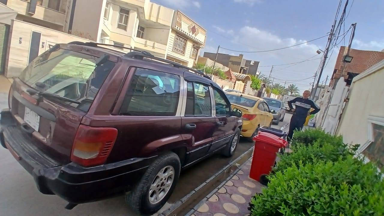 جيب شيروكي موديل 2000
بسمي كير مكينه كفاله قبل ٨ أشهر شديت
بيه تعديلات بسيطه 42 وبيه مجال
مكاني بابل ***********
