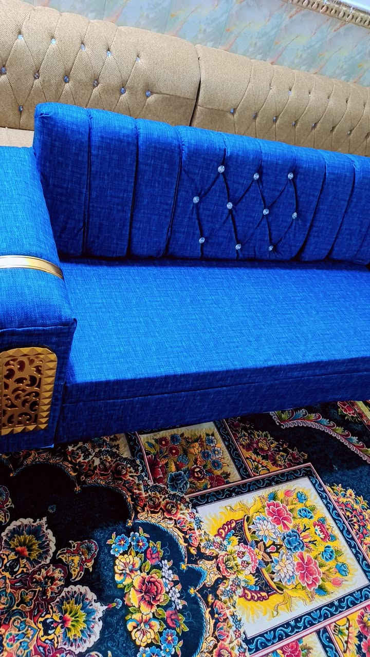 ديوان ١١ مقعد تسكام جديد  بلوك  ابو التاج خشب روسي قماش مبطن  السعر ٤٢٥ الف مستعدون للعمل حسب الطلب سعر المتر ٧٠ الف للحجز والاستفسار الاتصال ***********
