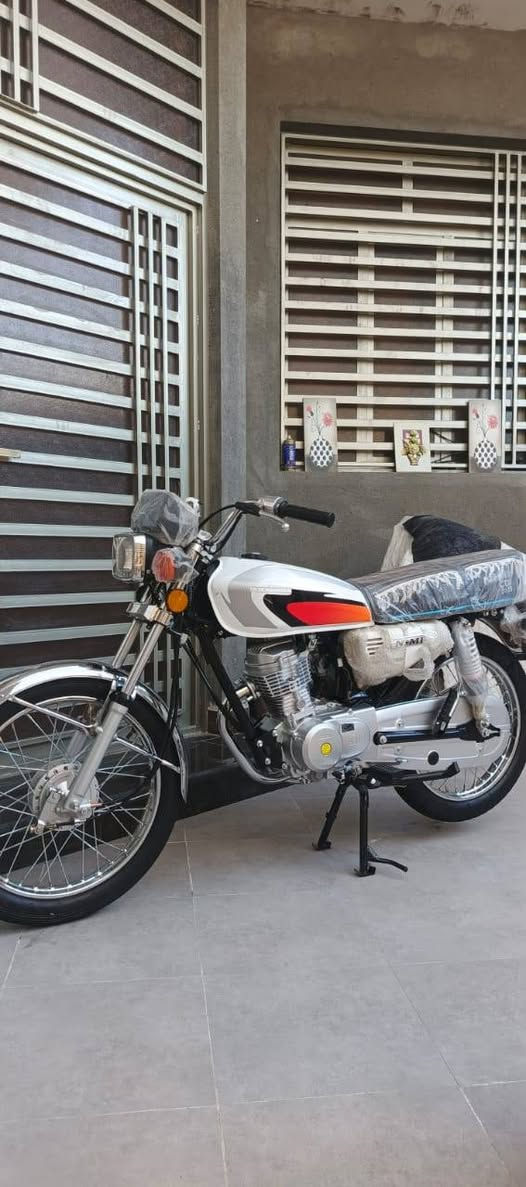 السلام عليكم ' دراجه ايراني نامه متياز باب اول دراجه بلاد سكنر /26/ نضاغته شوفه عينك  (***********)
