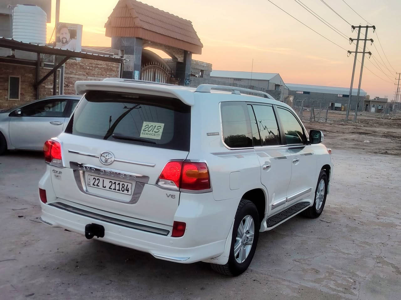 السلام عليكم
لاندكروز 2013
السياره بيها لجاملغ الامامي بي صبغ اثر شخوط بدون فتح
محرك عل وضع الشركه مامفتوحه
كير عل وضع الشركه مامفتوح
المواصفات : 
اشاير بالمري
فتحة سقف
حساسات خلفيه
بصمه
مري قلاب
السياره جديده وستخدام شخصي 
السياره باسمي رقم نكليزي الجديد
مكان السياره بابل بالحله
السعر بـ 345 وبيها مجـال
للتفاصيل اكثر الاتصال
***********
***********
