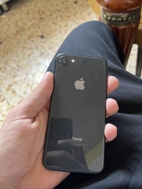 8 عادي ذاكره 64 الاسود مبدل بطاريه فقط والاحمر زر الهوم غير شغال ومبدل...