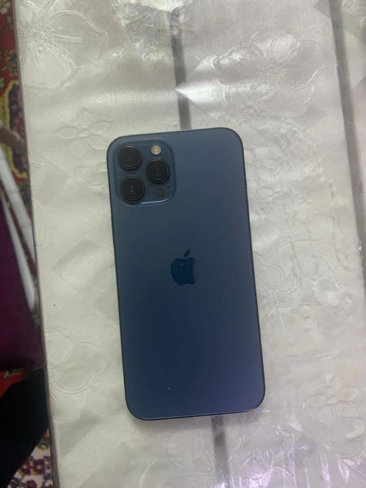 ايفون ١٢ برو ماكس الذاكره ١٢٨ (الجهاز مفتوح ) البطاريه ٧٢ بس امشيتني طبيعي والسماعه الجوه مالته عاطله تصليحها ب٥٠ الف سعره ٣٠٠ وبي مجال قليل كلش ***********
