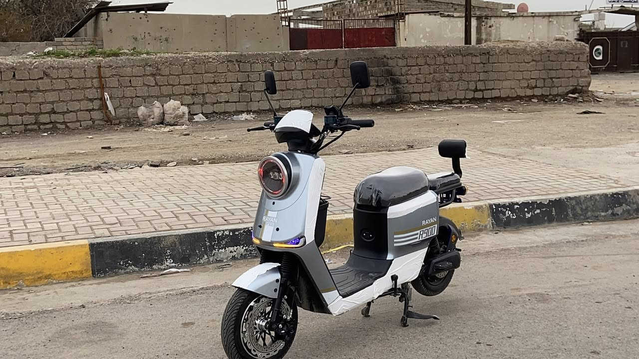 السلام عليكم ورحمة الله وبركاته 
دراجه Rayan R900 
مواصفات الدراجه 
1️⃣ 5 بطاريات ريان اصلية 26 أمبير سوبر ماكس كرافين 
2️⃣ ملف 1200واط حقيقي 
3️⃣ نظام P وكير 3 نمر ونظام R رجوع إلى الخلف  
4️⃣ نظام ABS مانع انزلاق 
5️⃣ بريكات دسكات دهن امامي خلفي 
6️⃣ لايت عالي ناصي ابيض زنون
7️⃣ سكن الون متغيره 
8️⃣ اشاير رباعي ويمين ويسار 
9️⃣ ويل كب امامي 
1️⃣0️⃣ مواصفات أخرى …..
1️⃣1️⃣ غراض أخرى تأتي مع الدراجة 1️⃣ خوذه اصليه نوعية ممتازه 2️⃣ شاحنه ريان اصليه مال دراجه 3️⃣ سله إماميه حديد 4️⃣ بايدارات 5️⃣ پم صغير ….
السعر ٦٢٥ الف وبي مجال بسيط 
العنوان موصل الأيسر 
للتواصل خاص او اي استفسار عن الدراجه بل تعاليق 
الرقم :-***********بي واتساب
