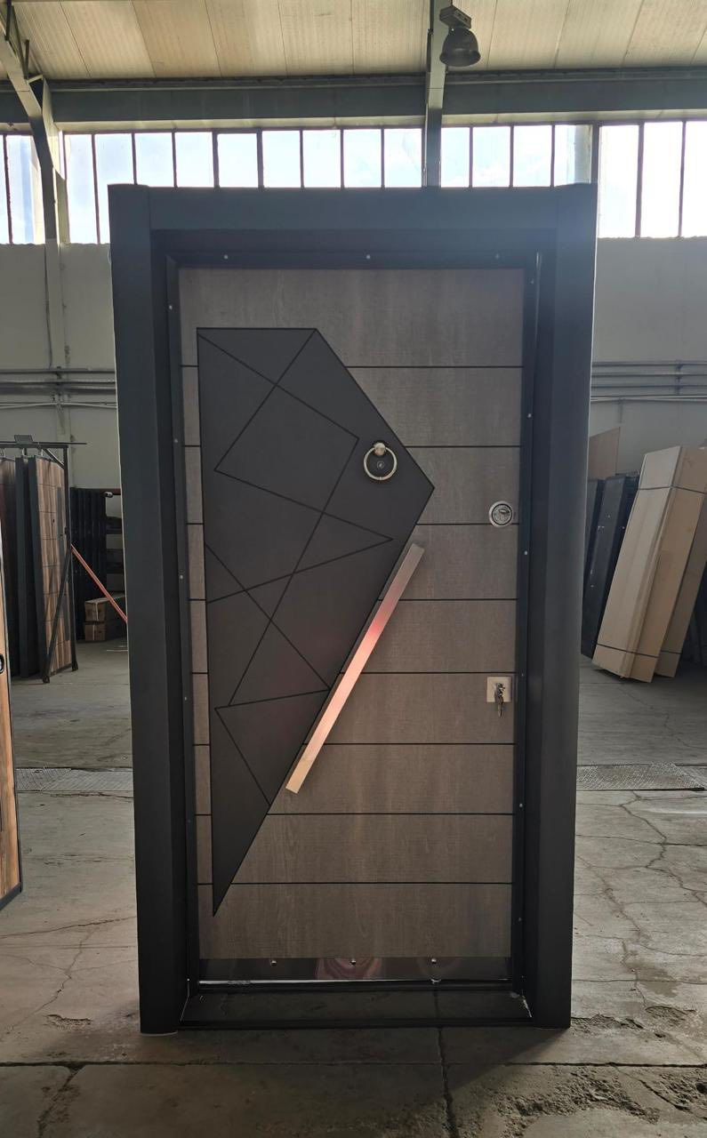 السلام عليكم  عندي أبواب قاصة تركي درجة اولى جديد بسعر مناسب جدا العدد 100 باب    العرض 120 والارتفاع  210 
للاستفسار ***********
