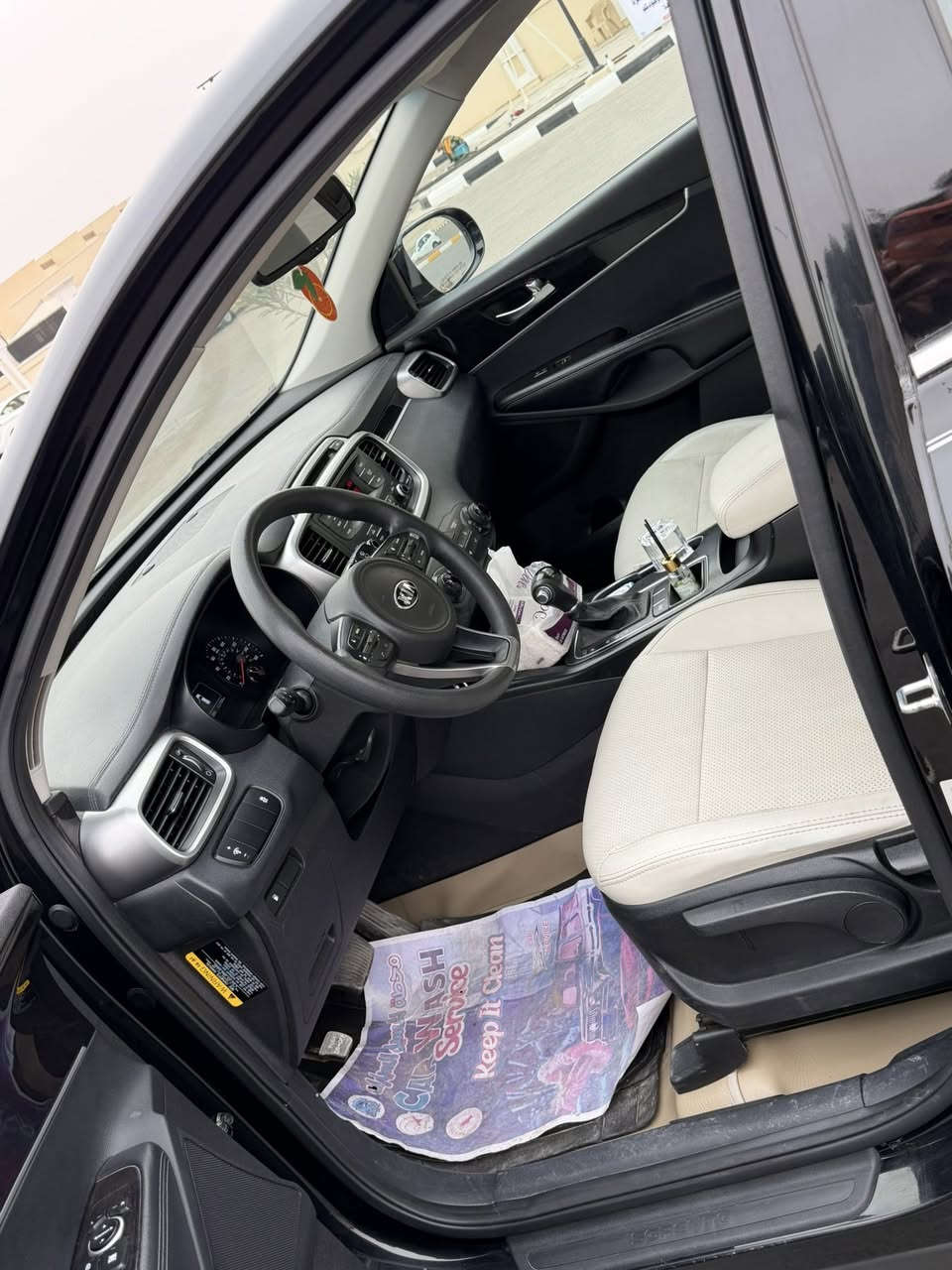 للبيع 🚗
كيا سورنتو 2016 — 4 سلندر

سيارة مرتبة ونظيفة جدًا، وارد أمريكي
كفالة من الصبغ عدا شبر فوگ الايت صبغ
جلد أبيض ✨
السياره احلى من الصور 
المكان الرمادي

السعر: 165
وبيها مجال حك الجيّة 😉

للتواصل: ***********
