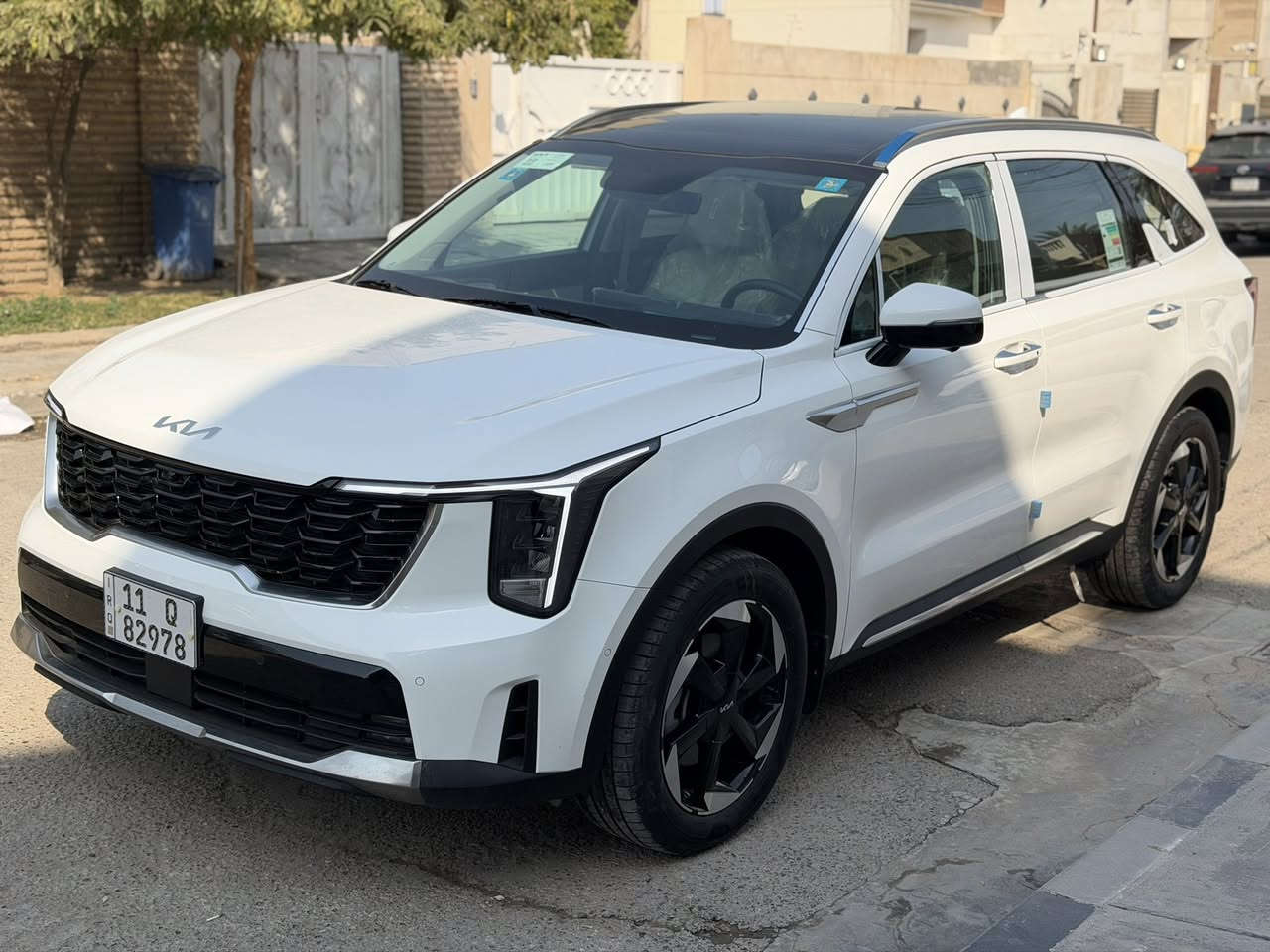 السلام عليكم
كيا سورنتو 2024  4X ضمان وكالة الدولية 
فوول مواصفات 1/1 اعلى مواصفات 
ماشية 13 الف كيلو ( وضع الشركة )
محرك 6 سلندر
داتا شنو بالدشبول
فتحة سقف ( بانوراما )
كامرات 360 درجة 
مقاعد جلد و كهرباء
مقاعد تبريد و تدفئة
شاشة كبيرة متصلة
تشغيل الكامرة مع الاشارة
بصمة تشغيل وابواب
تشغيل عن بعد
صندوق كهرباء 
( كفالة عامة من الصبغ و البارد ) 

السعر 35,500 $ 
رقم بغداد 
مكانها بغداد / شارع فلسطين
***********
