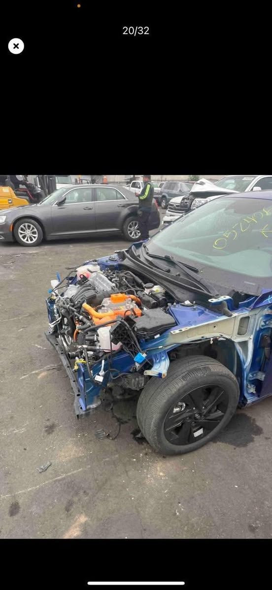 هيونداي النترا هايبرد  لون ازرق ( چويتي ) موديل 23
((مرقم بغدادباسمي تحويل ثاني يوم ترقيم جديد 

بدون حادث سياره سرقه فقط جاملغ نفس الون مشدود اصلي وصبغ بنيد فقط بدون ايرباك  

 شرط قطع غيار كله اصلي تفصيخ شاد الها حتى الراديترات بلاديه 

ماشيه 33الاف فقط 

مواصفات

 /بصمه / / هاندبريك بصمه / اوتوهولد /  /رادارت 360 درجه /تشغيل عن بعد /نظام الترحيب الصوتي /4 وضعيات قياده /كشنات تدفئه / شاحن وايرلس / ويل كب حجم 18 وبعد بيها مواصفات 

مكان السياره بغداد الكرخ

للاستفسار *********** 

السعر 150
