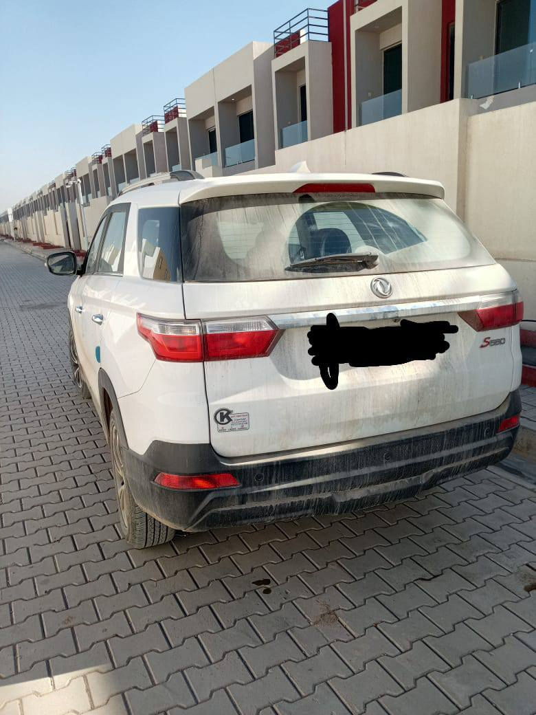 للبيع: DFSK Glory موديل 2025 7 راكب
فول مواصفات – أعلى فئة
تفاصيل السيارة:
موديل 2025
السيارة شبه جديدة ونظيفة جدًا
فول مواصفات
خالية من الحوادث والضرر
استخدام شخصي واهتمام عالي
مواصفات DFSK Glory 2025 – فول مواصفات:
🔧 المحرك والأداء:
محرك 1.5 لتر تيربو (Turbo)
أداء قوي مع استهلاك وقود اقتصادي
قير أوتوماتيك ناعم
نظام دفع مريح للاستخدام اليومي
أوضاع قيادة (عادي / اقتصادي / رياضي)
🛋️ الراحة والداخلية:
مقاعد جلد فاخرة
مقاعد أمامية كهربائية
شاشة وسطية كبيرة تعمل باللمس
شاشة عدادات رقمية
تشغيل بصمة + دخول ذكي
تحكم كامل من المقود
تكييف قوي مع فتحات خلفية
شحن USB للمقاعد الأمامية والخلفية
داش كام أمامية مثبتة
🛡️ السلامة والتقنيات:
كاميرات 360 درجة (رؤية محيطية كاملة)
كاميرا خلفية
حساسات أمامية وخلفية
نظام الثبات الإلكتروني
نظام مانع الانزلاق
نظام مراقبة ضغط الإطارات (TPMS)
وسائد هوائية كاملة
نظام مساعد الفرامل
🚘 الخارجية:
تصميم SUV عصري وقوي
أنوار LED أمامية وخلفية
جنوط ألمنيوم رياضية
مرايا كهربائية مع إشارات
قضبان سقف
حساسات ركن
***********
