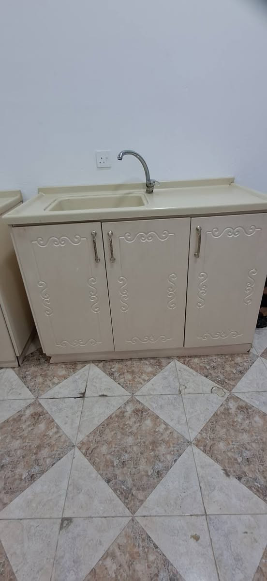 ***********غراض  البيع ستفسار اكثر تصل على رقم الهاتف بي وتساب بحركه قرب جامع ملا رشيد
