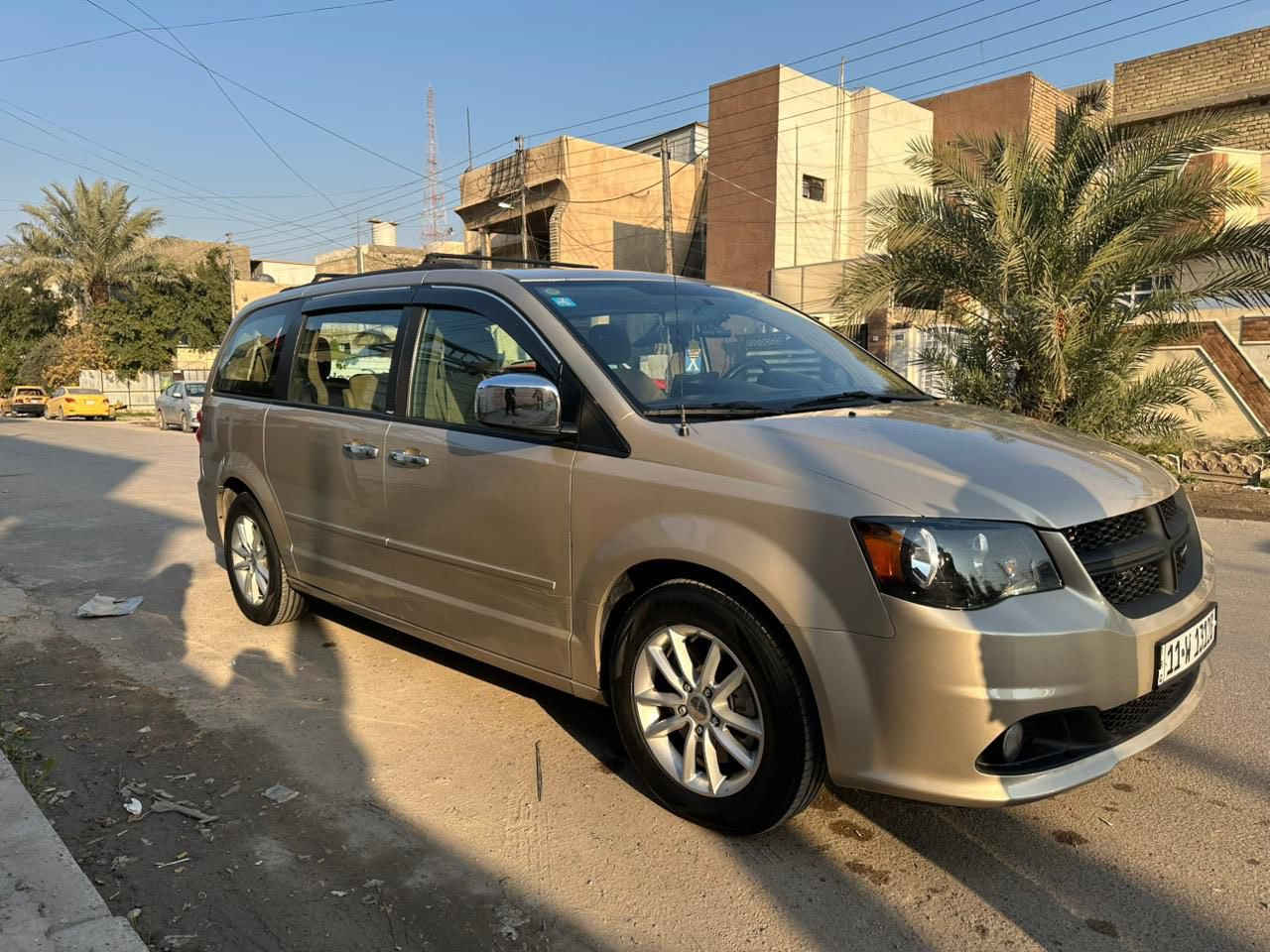 🔴 انتباه للجناي فقط 🔴
للبيع سيارة دوج كرفان موديل 2014

🔹 وارد أمريكي

🔹 مسجلة باسمنا – رقم إنكليزي جديد

🔹 شرط التحويل

🔹 فول مواصفات للآخر

حالة السيارة:

✔️ مال بيت ومال جناي

✔️ بحالة ممتازة جداً (جديدة بمعنى الكلمة)

✔️ ادامة كاملة – ما بيها أي نقص

المواصفات:

 • باب وجنطة كهرباء

 • تخم كامل تايرات جدد

 •  (كشنات سياحي)

 • 3 قطع تبريد

 • منظومة غاز

 • أرضيات مغلفة جلد

 • الممشى: 78 ألف ميل حقيقي

الصبغ:

🔸 بيها 5 قطع صبغ

(بجم + باب سائق + بصف السائق)

📍 العنوان: بغداد – البياع

📞 رقم الهاتف: ***********

💰 السعر: 140 وقابل للمجال بسيط
