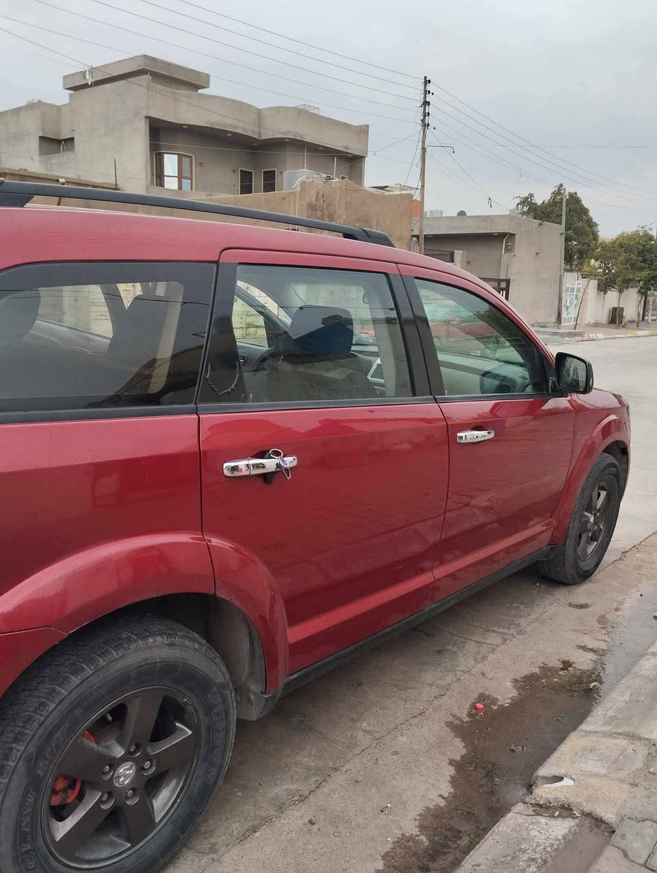 السلام عليكم سيارة دوج جورني موديل 2009
رقم اربيل سنويه منتهي من 2021
السيارة بيها خمس قطع صبغ وتعديل 

تدفه تبريد 
محرك 4 سلندر 
سعر 80 وبيها مجال 

مكان السيارة كركوك 
***********
***********
