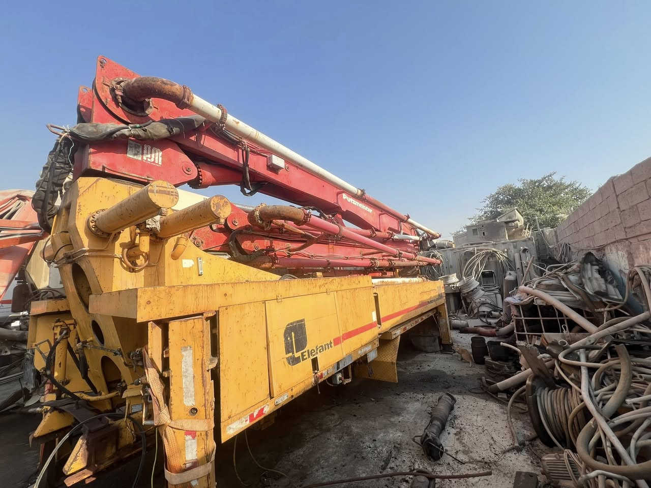 للبيع جهاز بتس ماستر 36متر  2003شوط قصير   تك مضخة ***********
