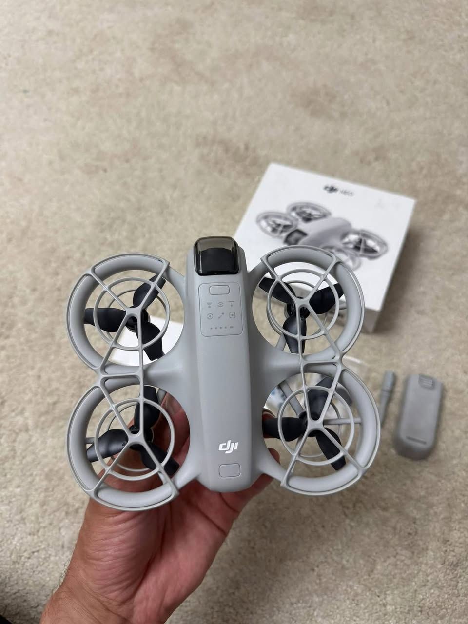 درون  Dji neo  سنكل فتح كارتونه وطايره فقط 4 مرات
نظافة 100‎%‎كلش نظيفه مابيها اي شي فقط فتح كارتون وماصار هواي فقط طارت 4 مرات للتجربه هم مو مستمره

الملحقات الي وياها الاصليه الي تجي وياها 

ريش عدد 2 

درنفيس الصغير 

وكيبل شحن 

والبطارية 

والكارتونه

مكان بغداد
سعر 480

***********
